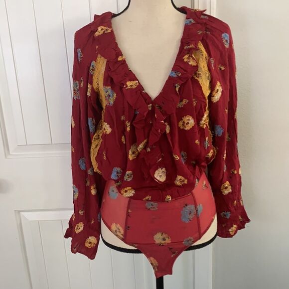 NWOT Free People Poppy Floral Printed V-Neck Bodysuit
Size XS - Picture 5 of 16